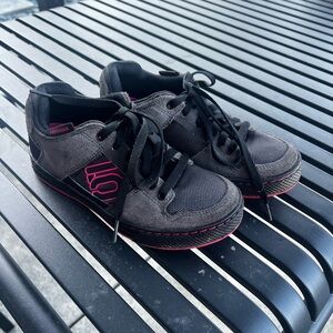 Five Ten Women's Black and Pink Mountain Bike Shoes Flat Pedal